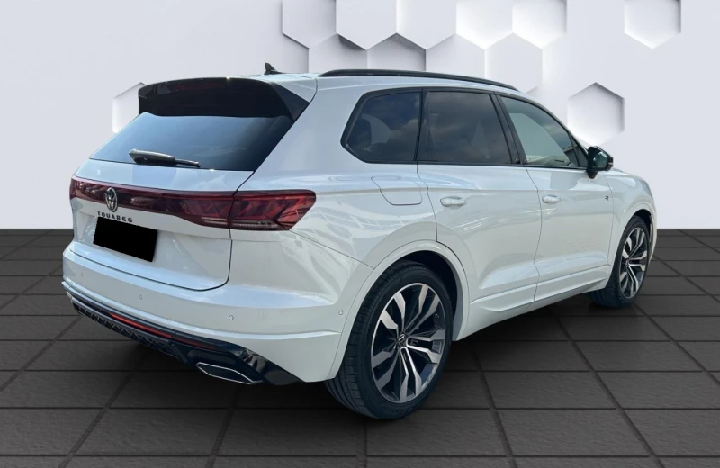 VW Touareg 3.0TDI* 4M* R-LINE* PANO* MEMORY* DISTR* HEAD-UP* , снимка 5 - Автомобили и джипове - 52707543