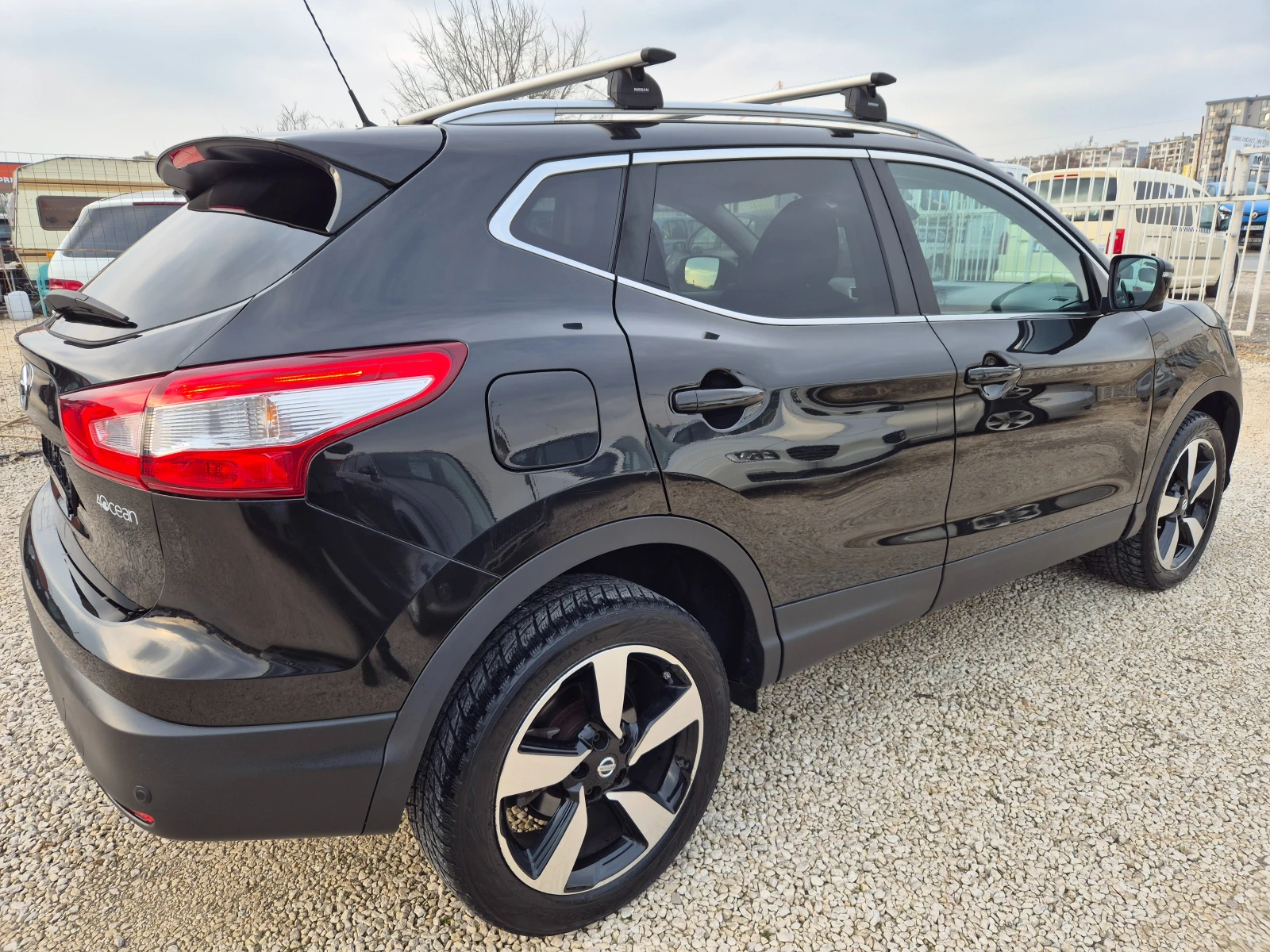 Nissan Qashqai 1.6cdi 4x4 - изображение 4