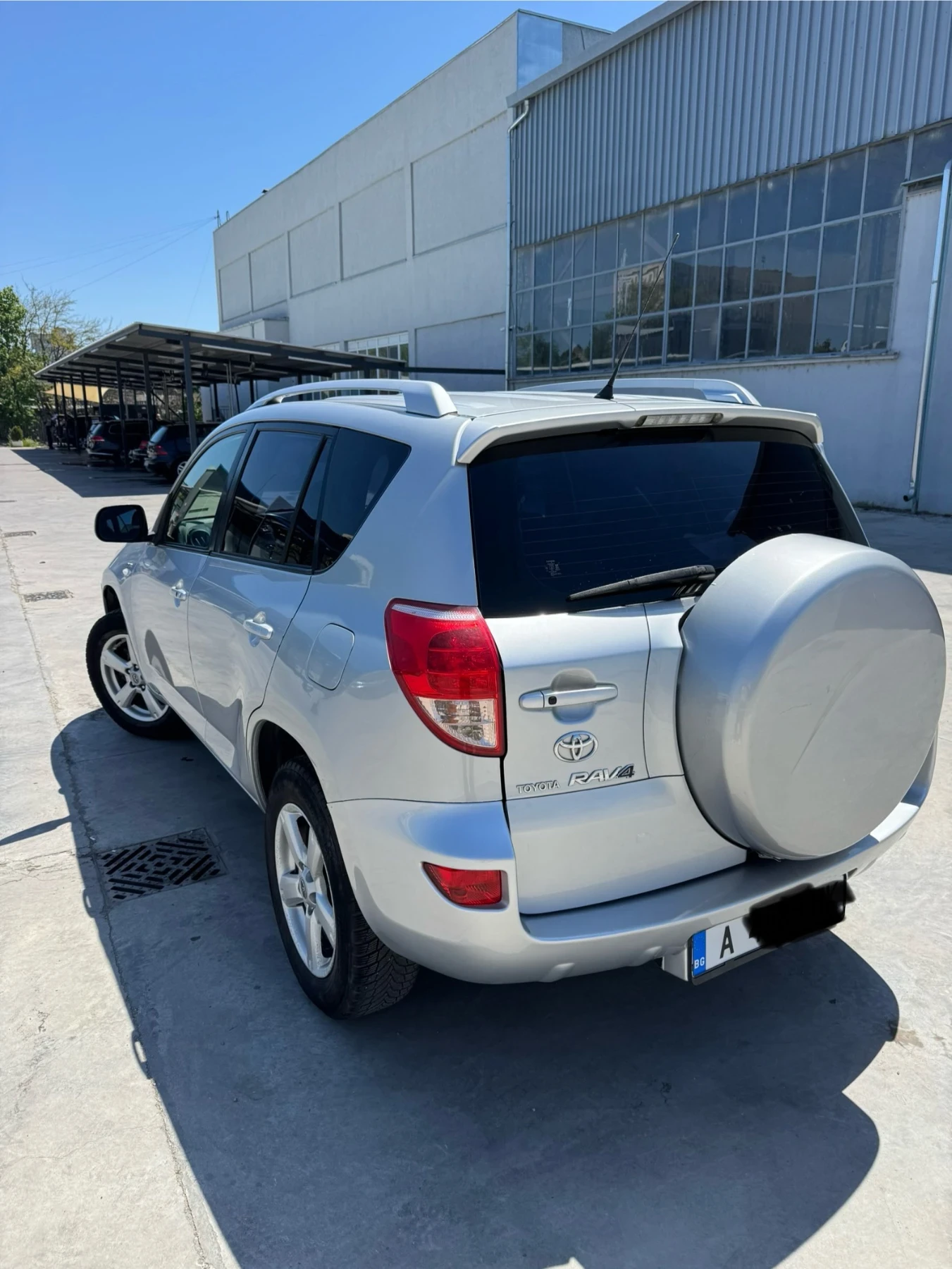 Toyota Rav4 2.2 D4D - изображение 2