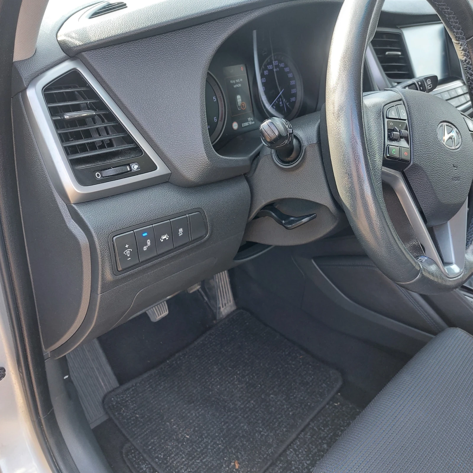 Hyundai Tucson 2.0 - изображение 8