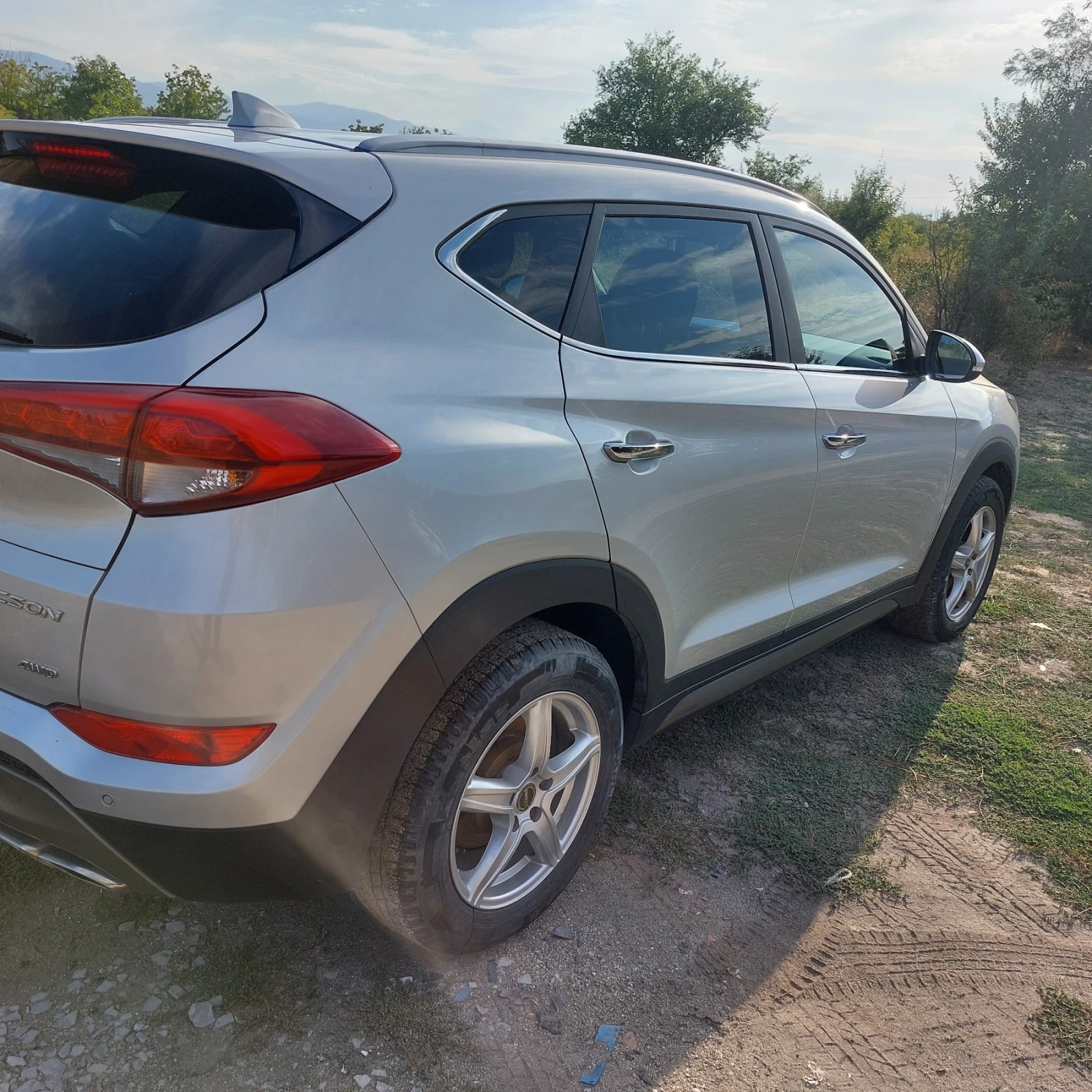 Hyundai Tucson 2.0 - изображение 5