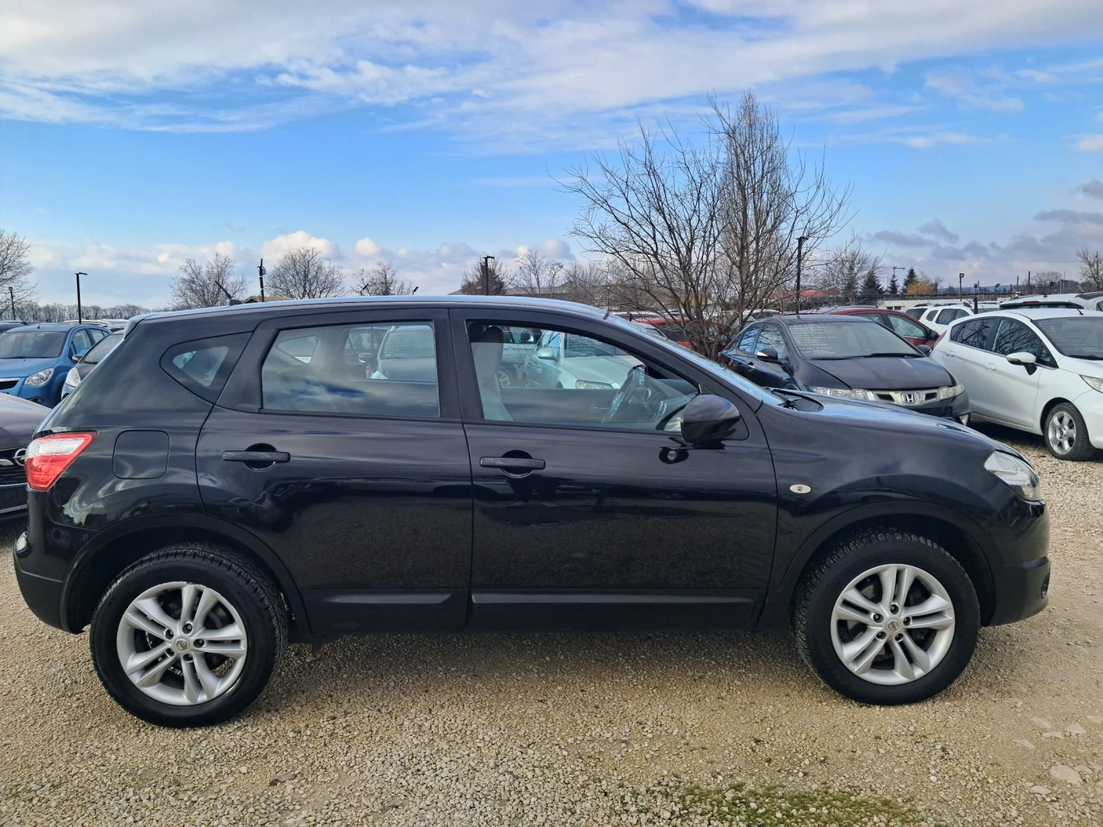 Nissan Qashqai 2.0i 141к.с 4х4 142000км Навигация - изображение 4
