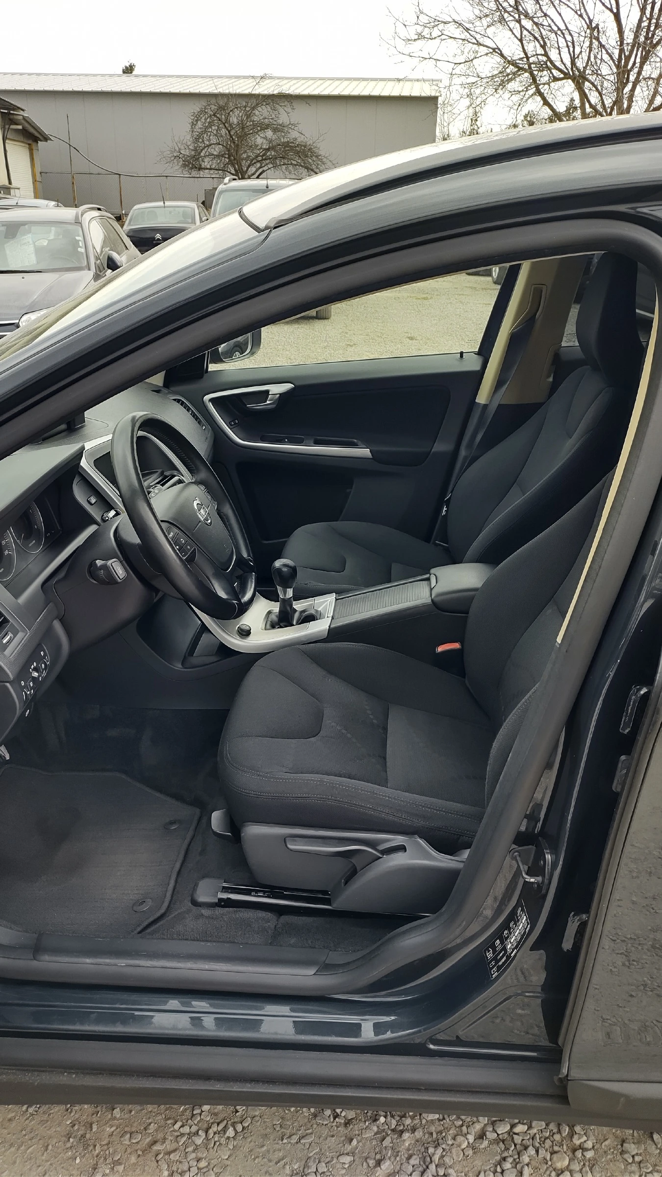 Volvo XC60 D5/175kc/6ck/Нова, снимка 10 - Автомобили и джипове - 53916112