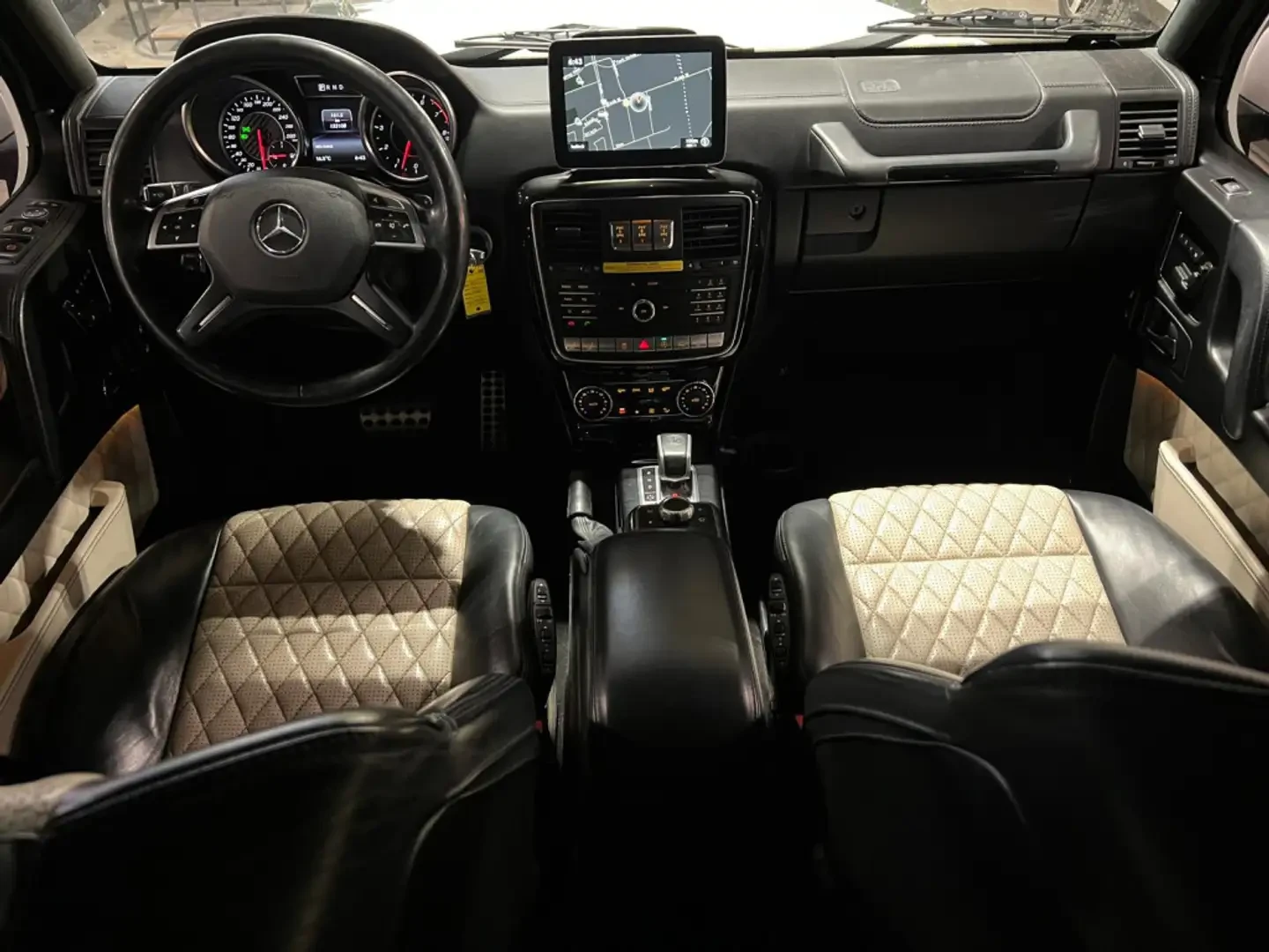 Mercedes-Benz G 63 AMG, снимка 4 - Автомобили и джипове - 54117846