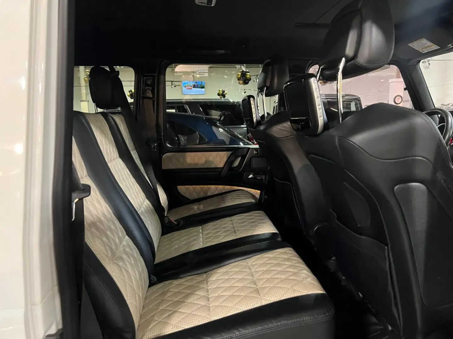 Mercedes-Benz G 63 AMG, снимка 12 - Автомобили и джипове - 54117846