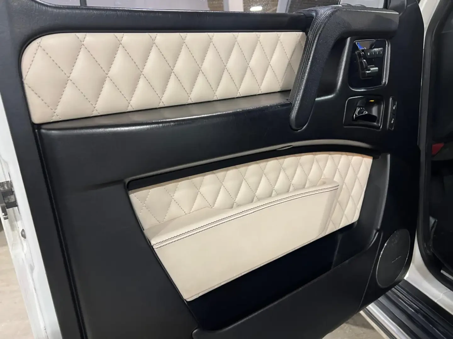 Mercedes-Benz G 63 AMG, снимка 10 - Автомобили и джипове - 54117846