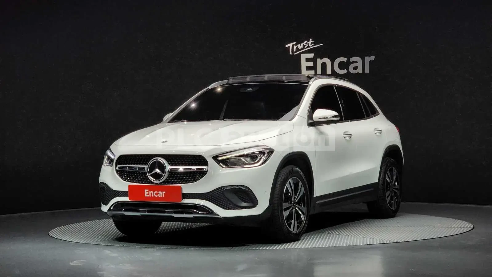 Mercedes-Benz GLA 250 | КАМЕРА| ПОДГРЕВ| ПАНОРАМА| DISTRONIC