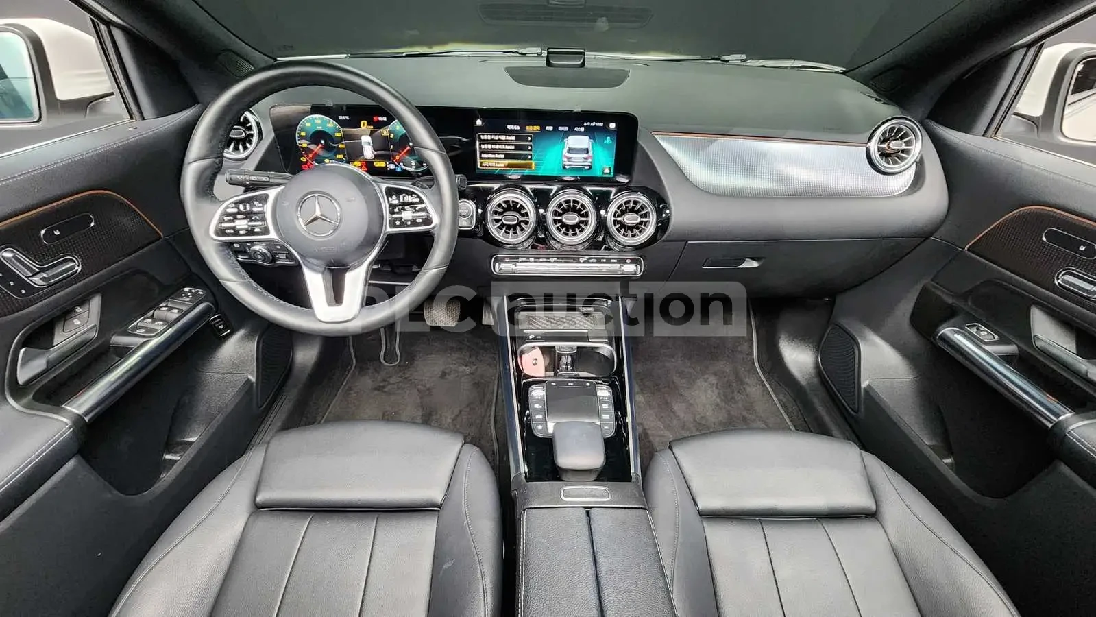 Mercedes-Benz GLA 250 | КАМЕРА| ПОДГРЕВ| ПАНОРАМА| DISTRONIC, снимка 2 - Автомобили и джипове - 54681468