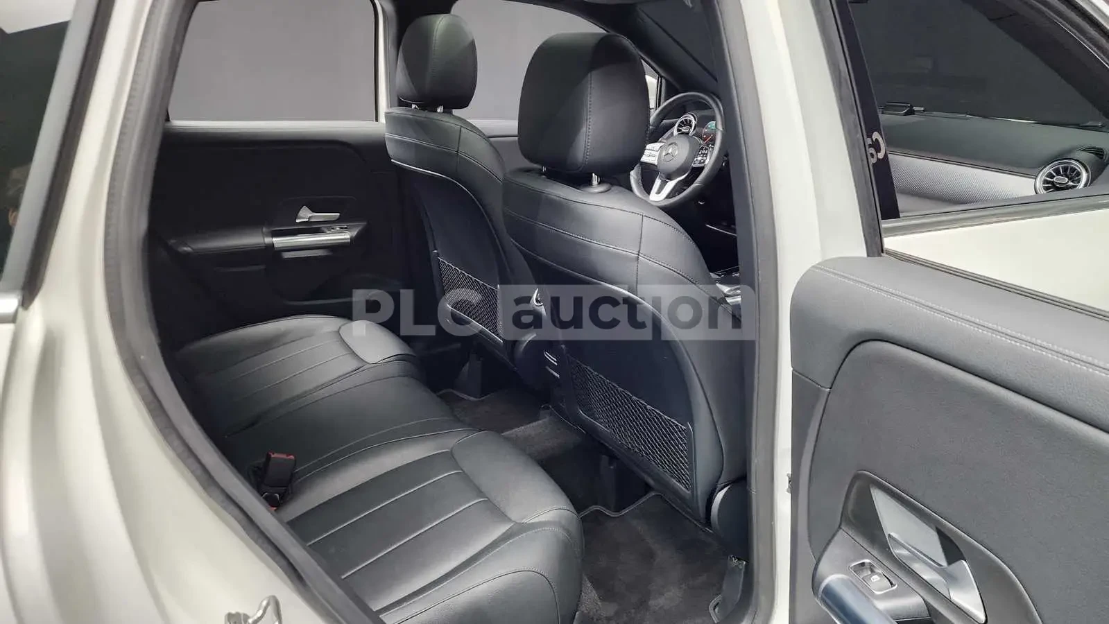 Mercedes-Benz GLA 250 | КАМЕРА| ПОДГРЕВ| ПАНОРАМА| DISTRONIC, снимка 10 - Автомобили и джипове - 54681468