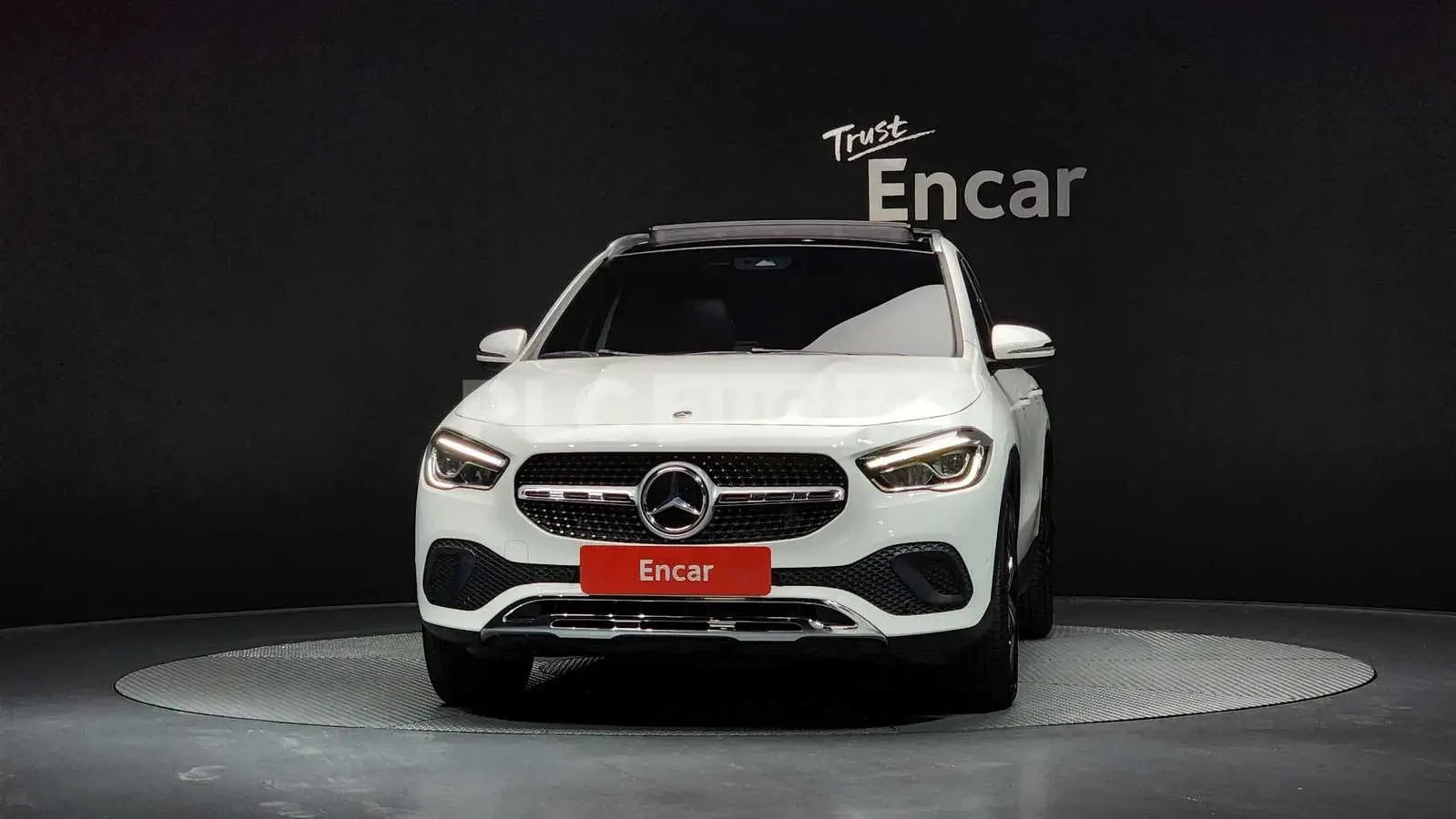 Mercedes-Benz GLA 250 | КАМЕРА| ПОДГРЕВ| ПАНОРАМА| DISTRONIC, снимка 4 - Автомобили и джипове - 54681468