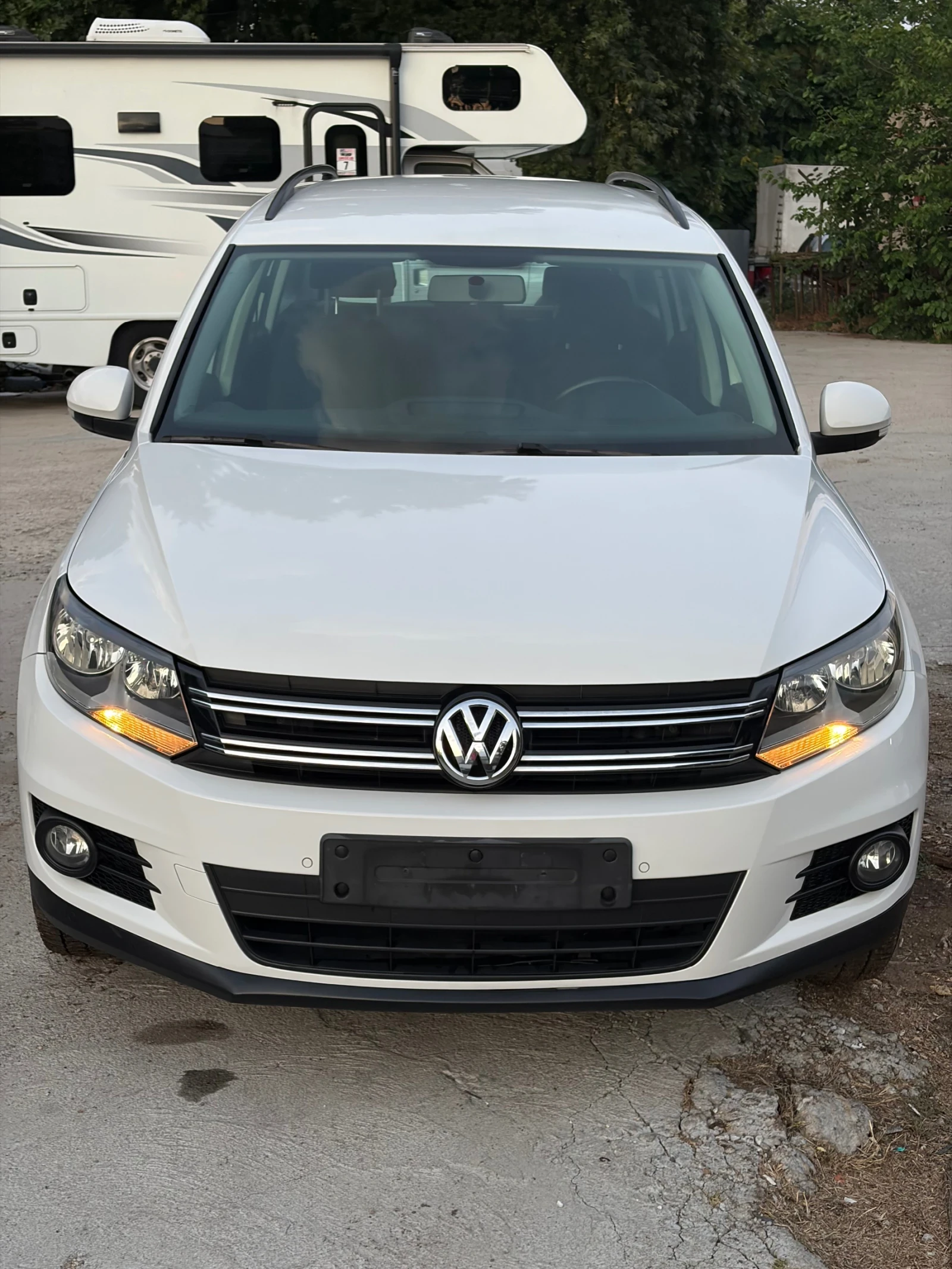 VW Tiguan 2.0 TDI, снимка 2 - Автомобили и джипове - 55001806
