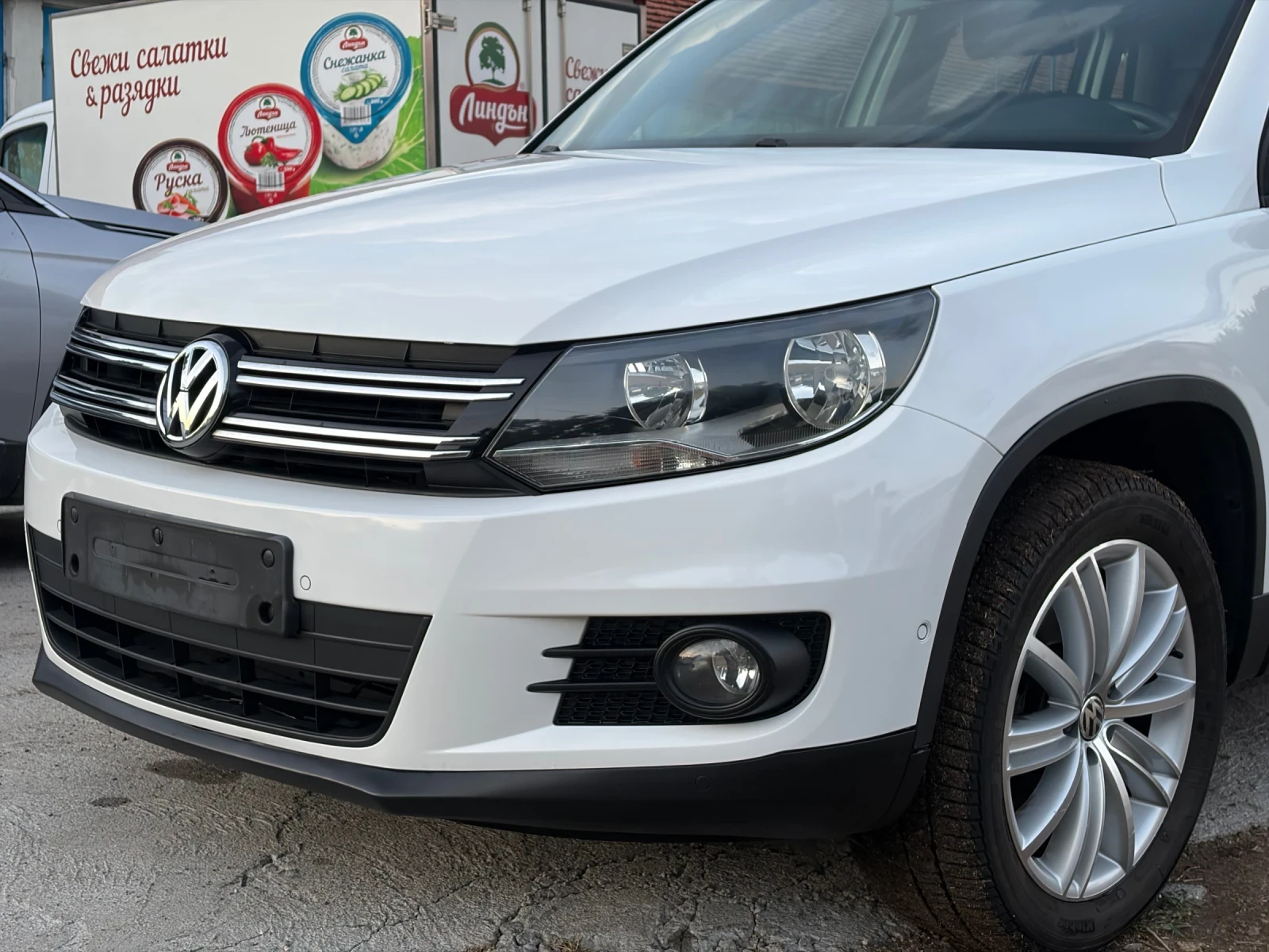 VW Tiguan 2.0 TDI, снимка 16 - Автомобили и джипове - 55001806