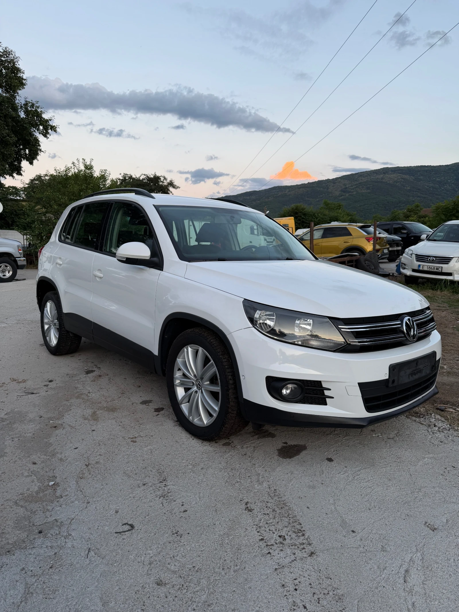 VW Tiguan 2.0 TDI, снимка 17 - Автомобили и джипове - 55001806