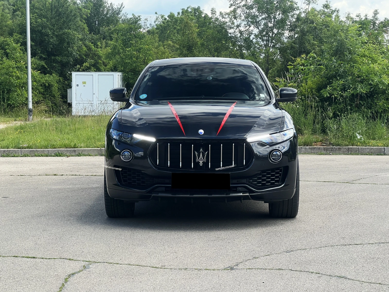 Maserati Levante V6 / AWD / HARMAN-KARDON / BI-XENON / PANO, снимка 2 - Автомобили и джипове - 54996817