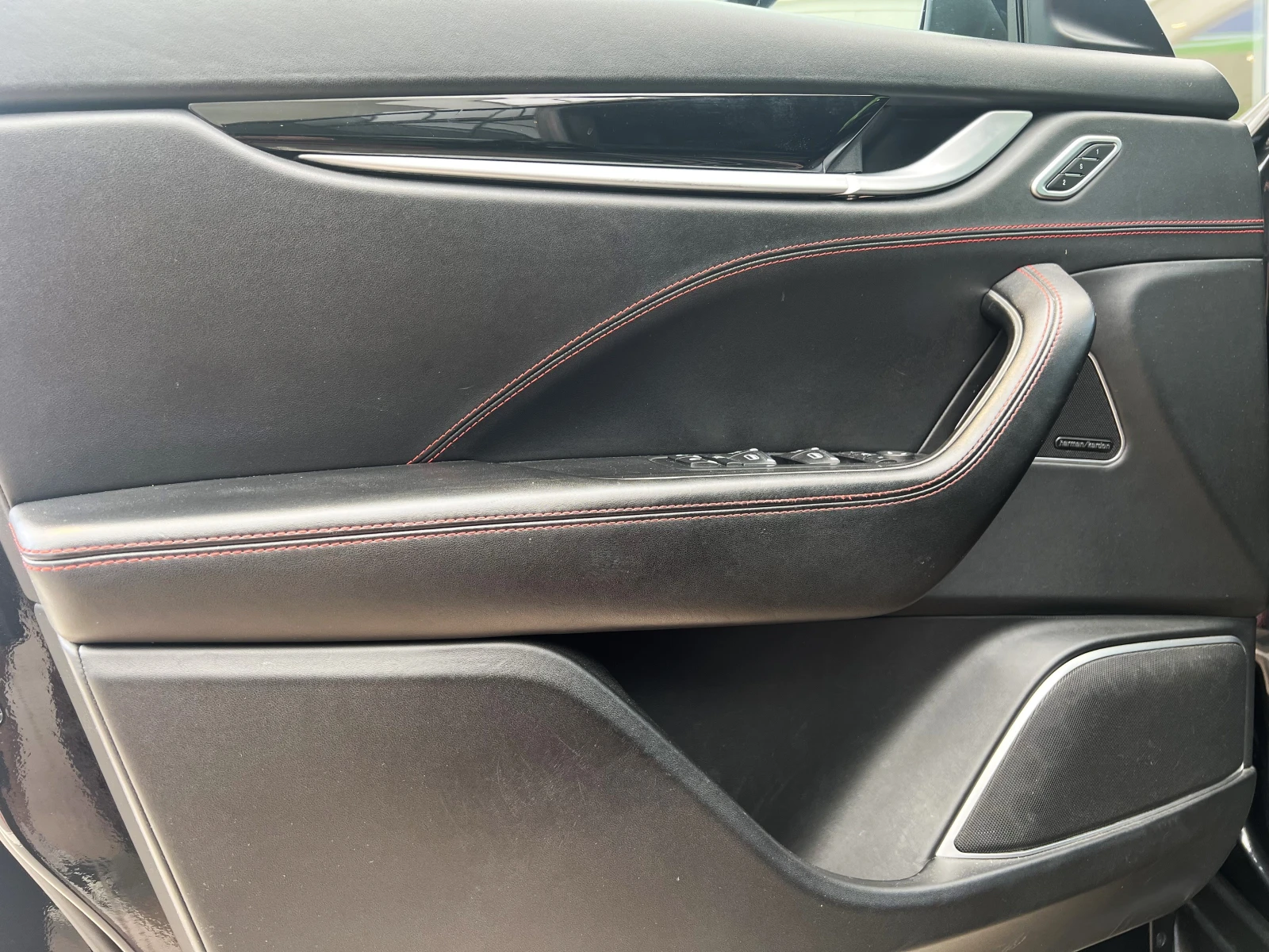 Maserati Levante V6 / AWD / HARMAN-KARDON / BI-XENON / PANO, снимка 8 - Автомобили и джипове - 54996817