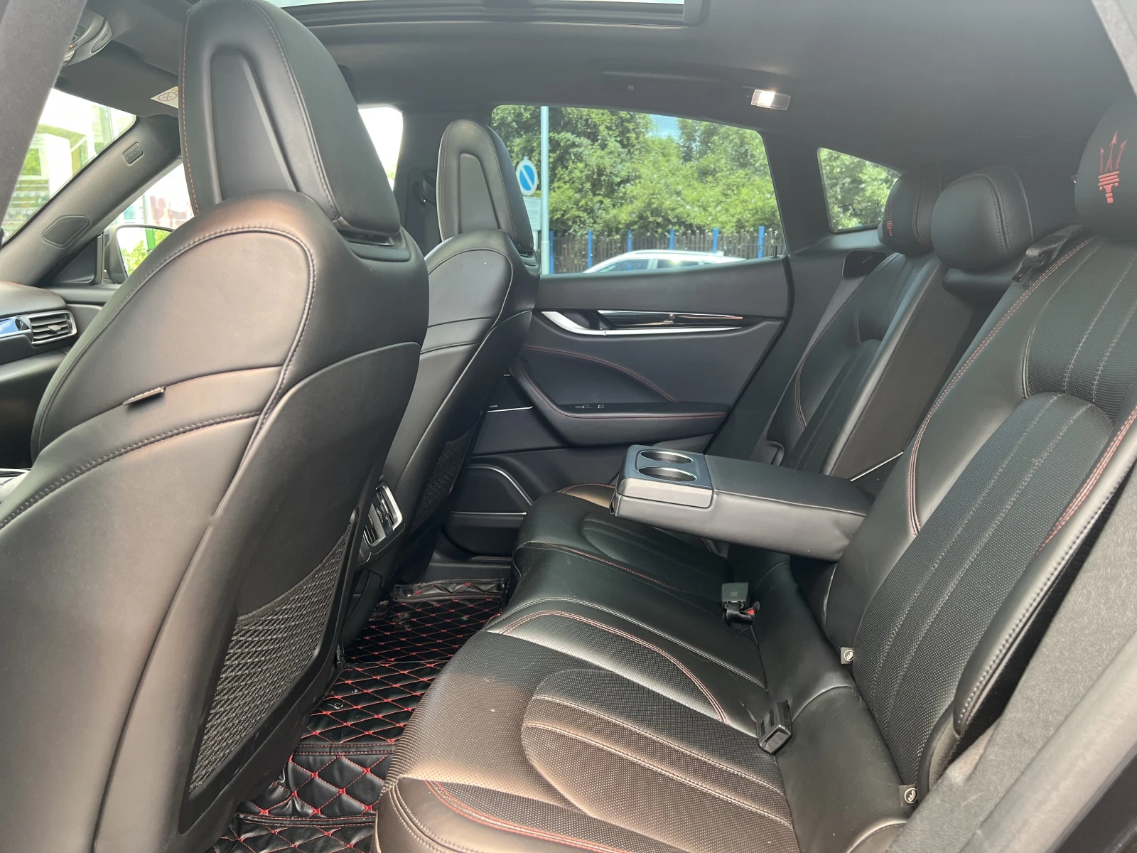 Maserati Levante V6 / AWD / HARMAN-KARDON / BI-XENON / PANO, снимка 17 - Автомобили и джипове - 54996817