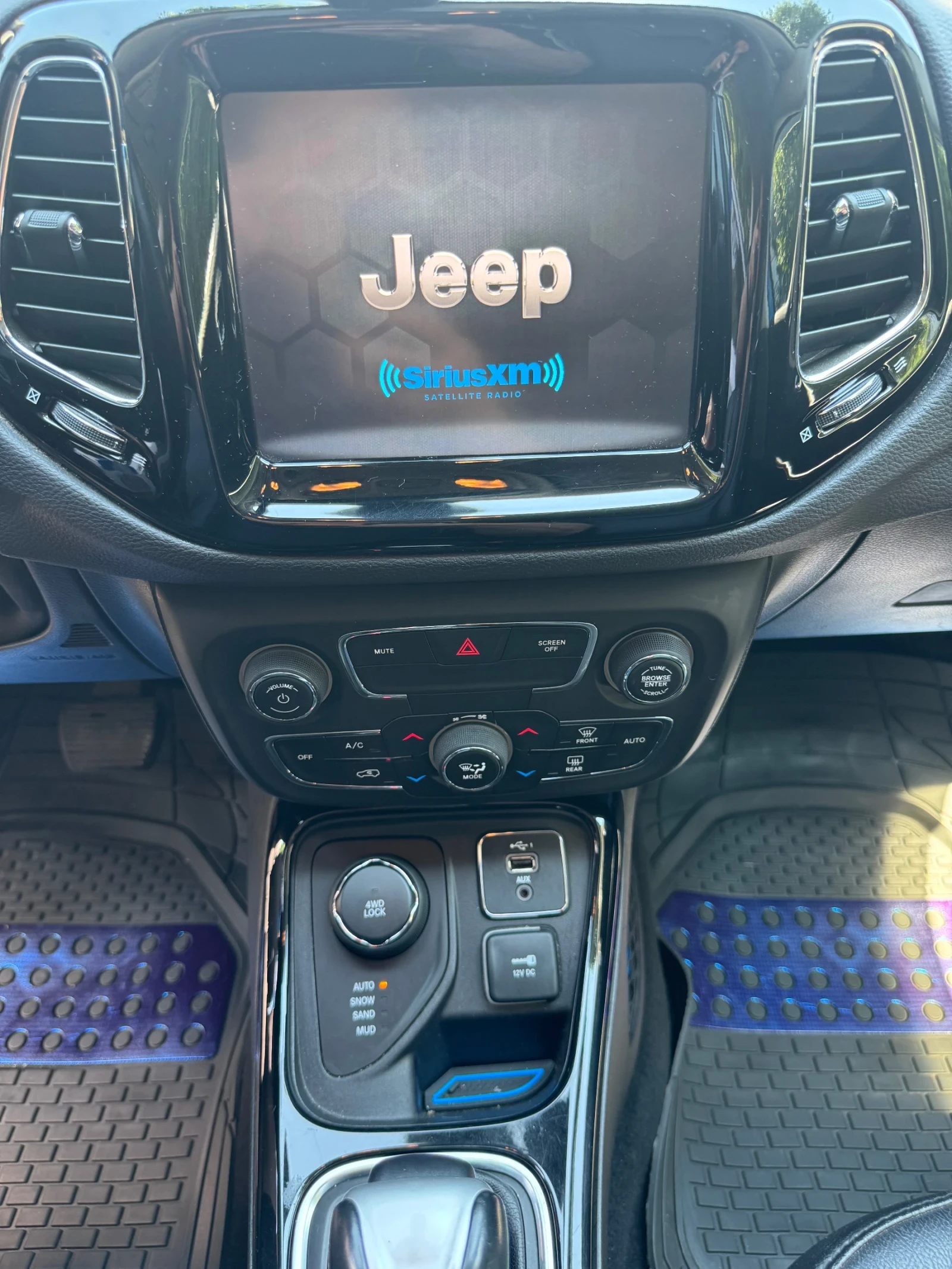 Jeep Compass LIMITED, снимка 8 - Автомобили и джипове - 55159166
