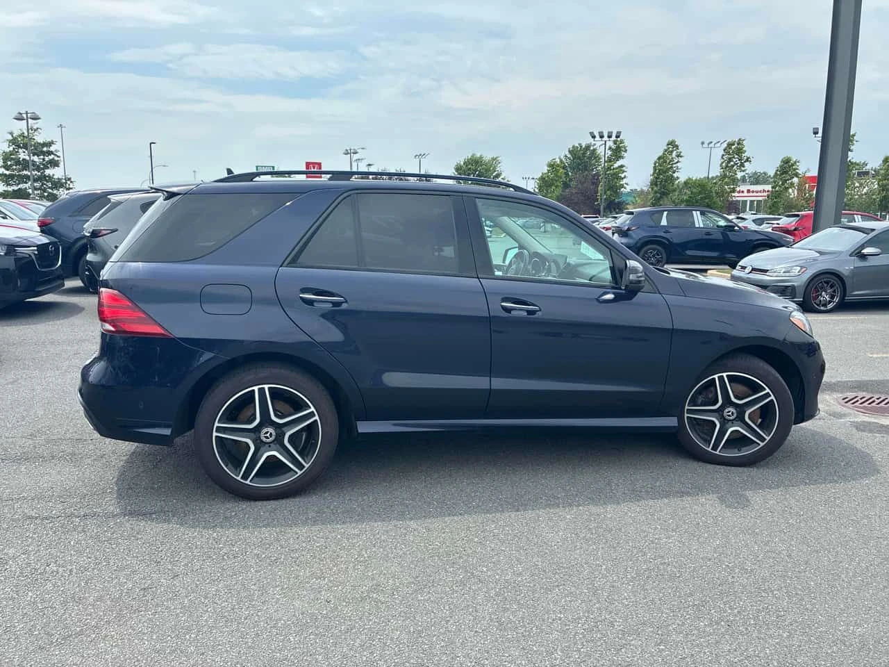 Mercedes-Benz GLE 400 * CARFAX * ЦЕНА ДО БГ, снимка 3 - Автомобили и джипове - 55470757