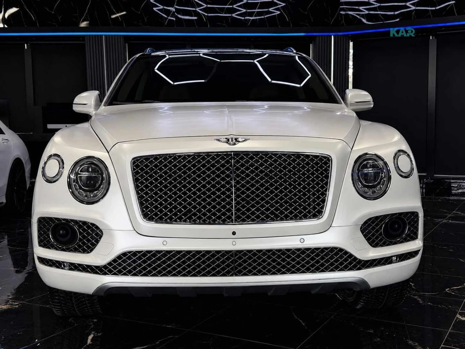 Bentley Bentayga W12 ЦЕНА ДО БЪЛГАРИЯ РЕГИСТРАЦИЯ & АВТОКРЕДИТ, снимка 2 - Автомобили и джипове - 55885474
