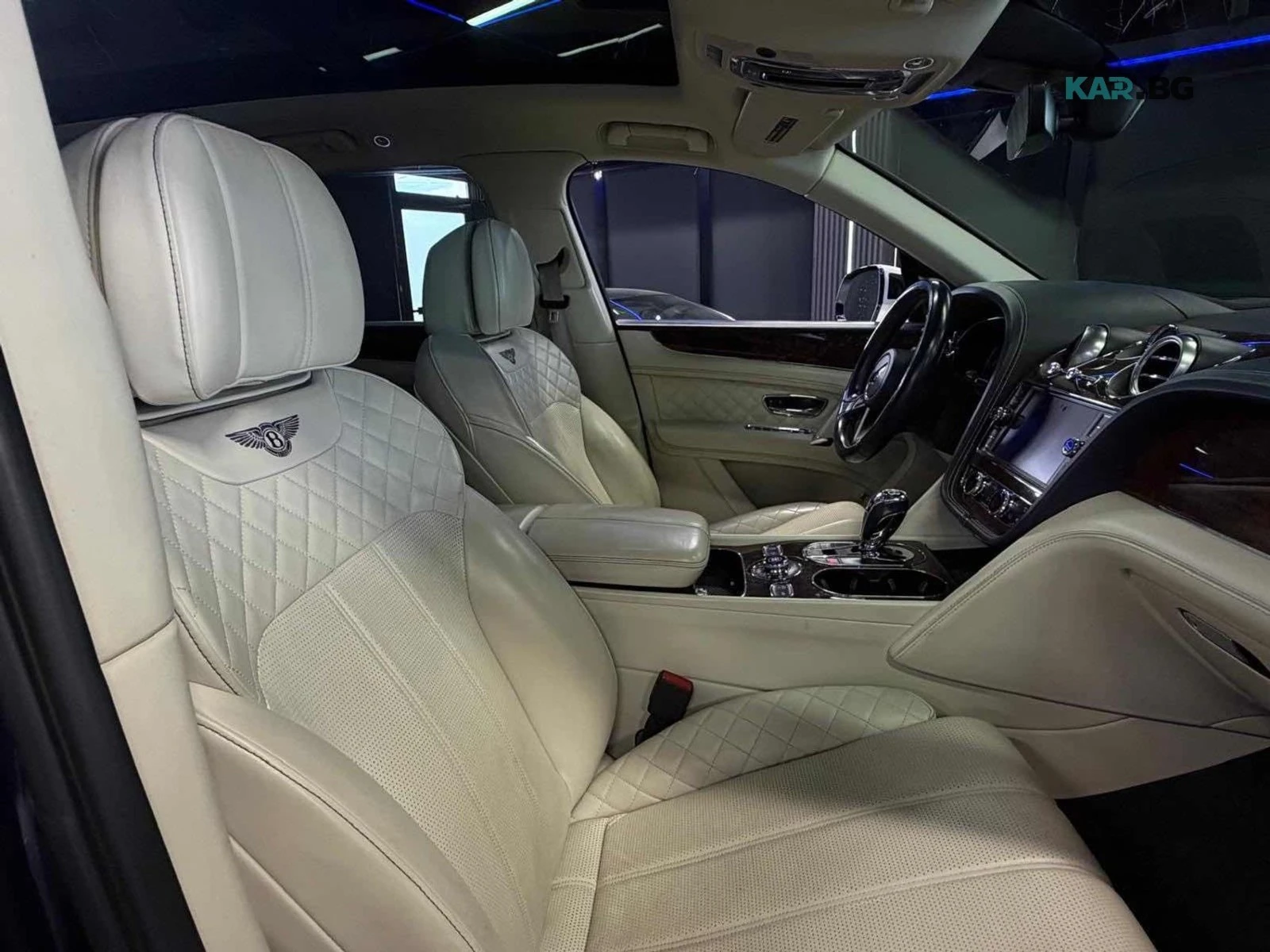 Bentley Bentayga W12 ЦЕНА ДО БЪЛГАРИЯ РЕГИСТРАЦИЯ & АВТОКРЕДИТ, снимка 12 - Автомобили и джипове - 55885474