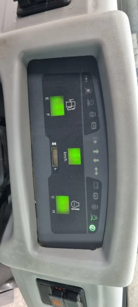 Телескопичен товарач Komatsu WA-70, снимка 7