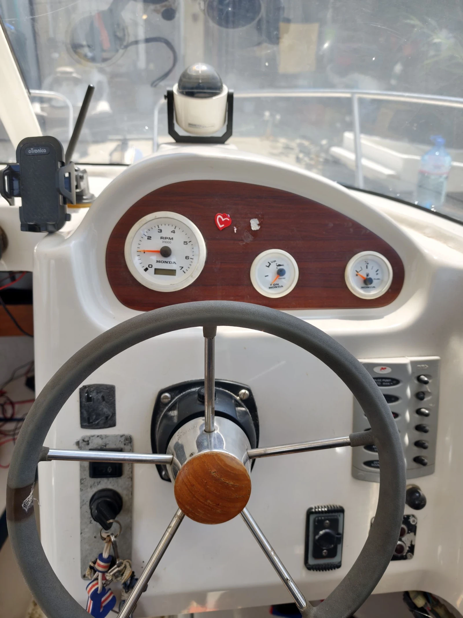 Лодка Quicksilver Pilothouse 580, снимка 7 - Воден транспорт - 55435103