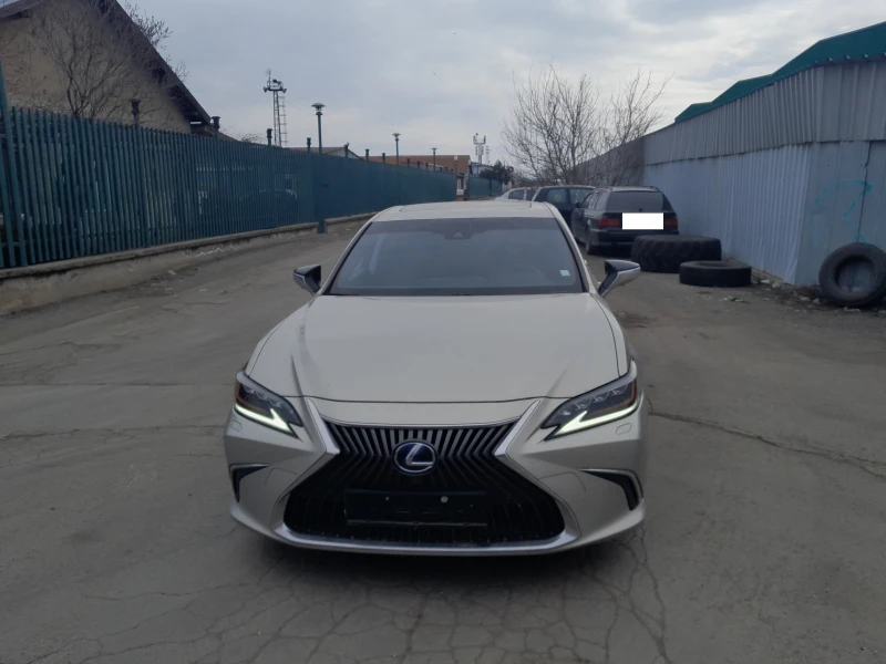 Lexus IS 300, снимка 1 - Автомобили и джипове - 49288175