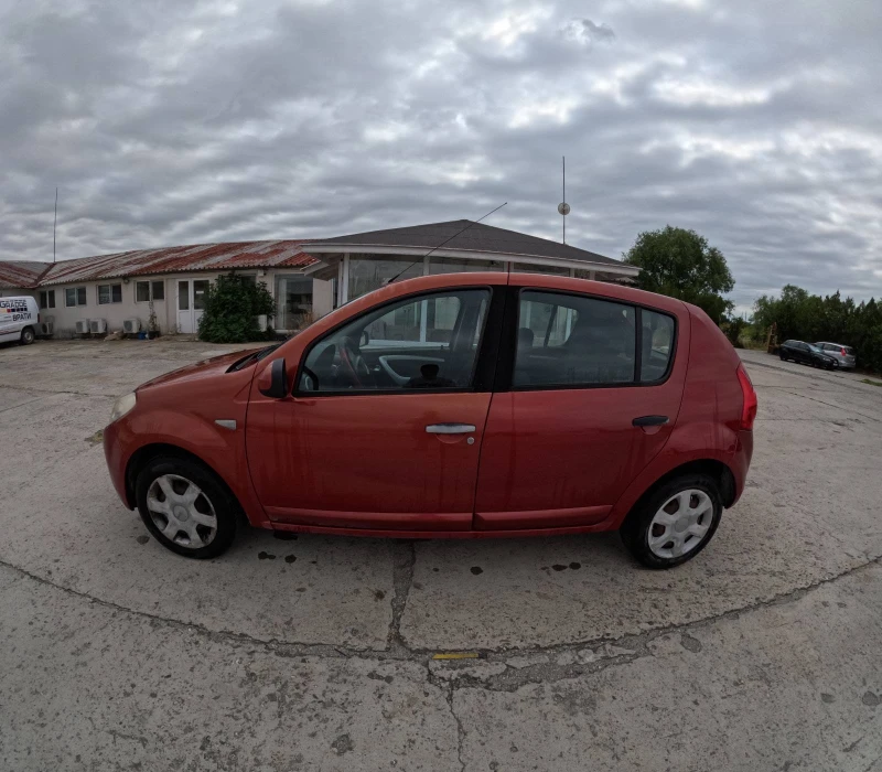 Dacia Sandero 1.6 Бензин/Газ с климатик, снимка 3 - Автомобили и джипове - 51035852