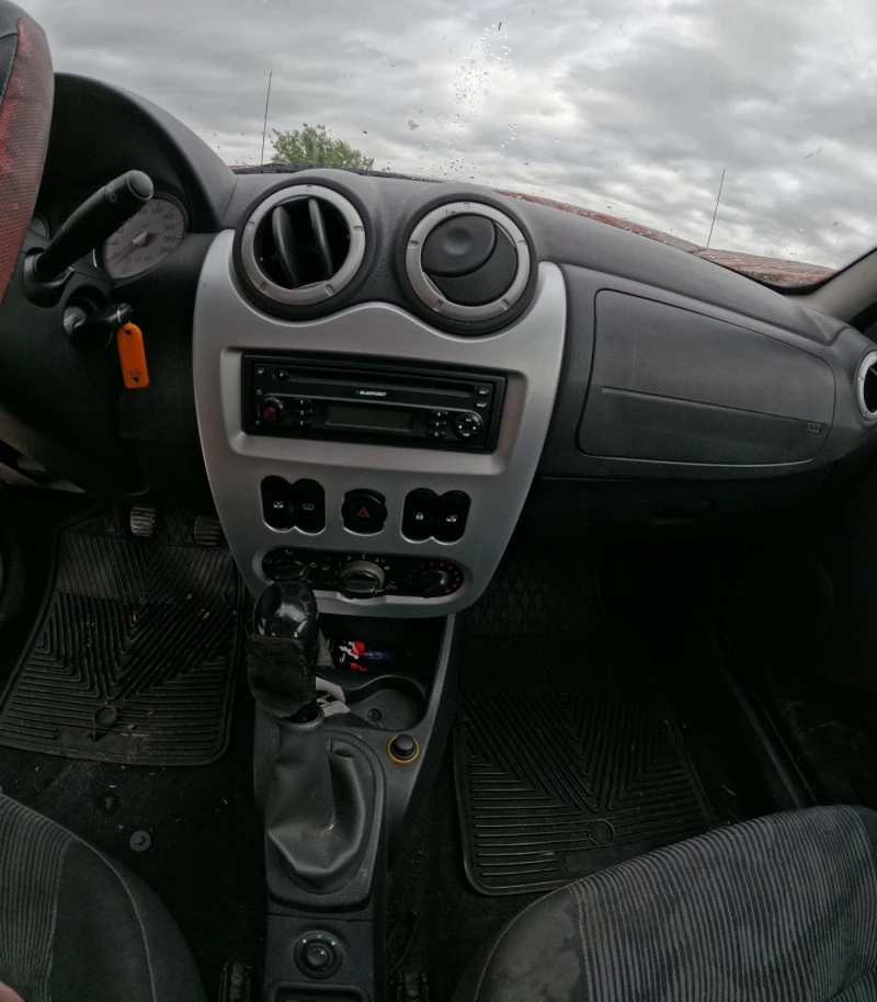 Dacia Sandero 1.6 Бензин/Газ с климатик, снимка 7 - Автомобили и джипове - 51035852