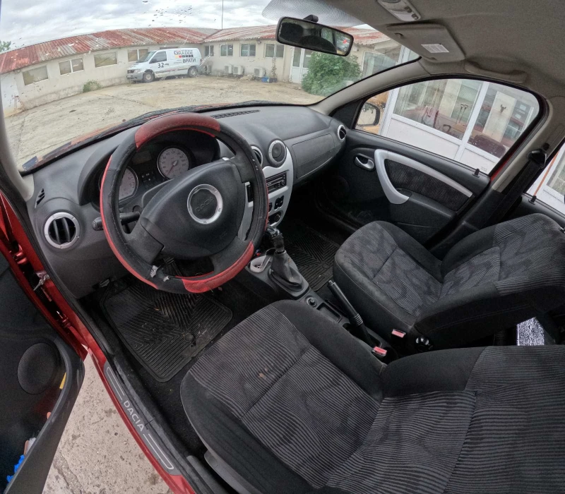 Dacia Sandero 1.6 Бензин/Газ с климатик, снимка 5 - Автомобили и джипове - 51035852