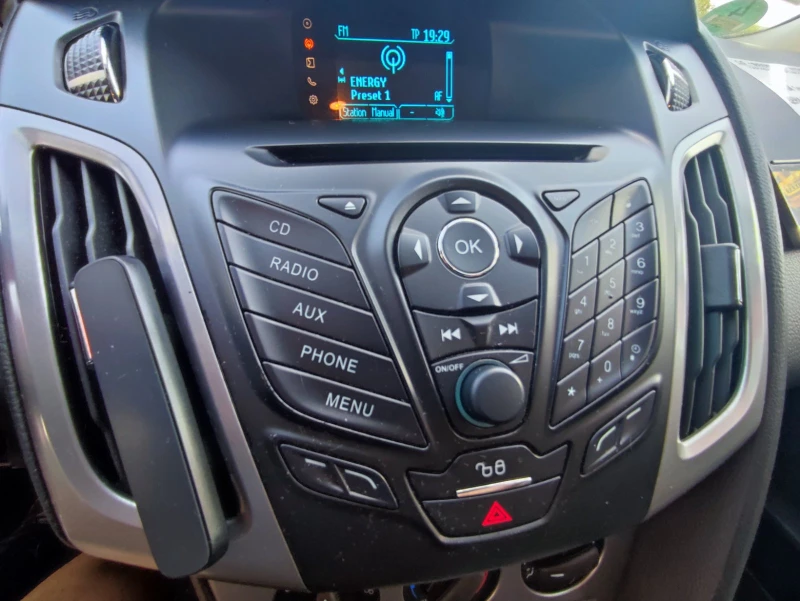 Ford Focus 1.6* TDCI* 95кс* КЛИМА* , снимка 15 - Автомобили и джипове - 51899299