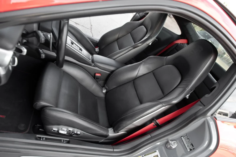 Porsche 911 GTS, снимка 17 - Автомобили и джипове - 52632529