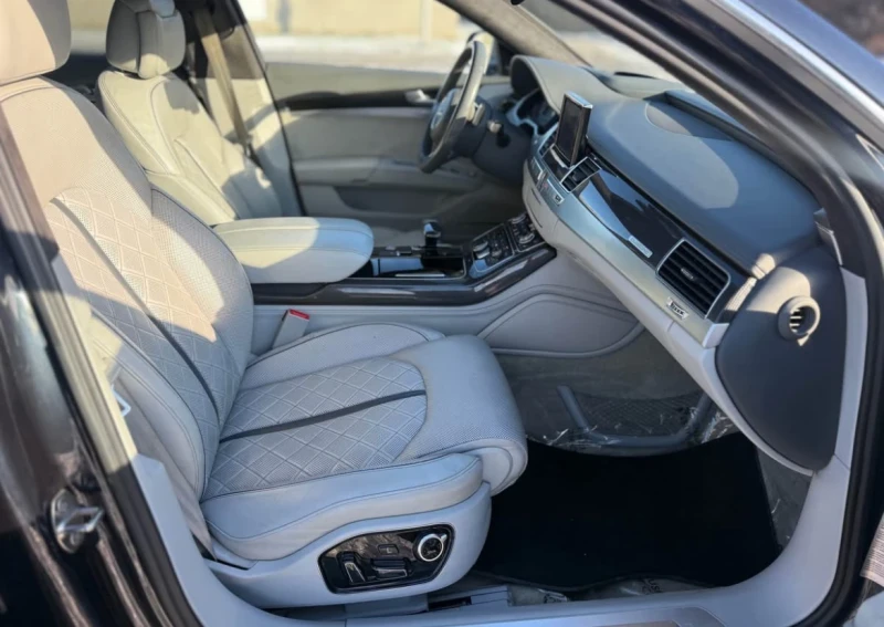 Audi S8 PLUS * * ОБДУХВАНЕ * * CARFAX * * АВТО КРЕДИТ * * , снимка 8 - Автомобили и джипове - 52787118