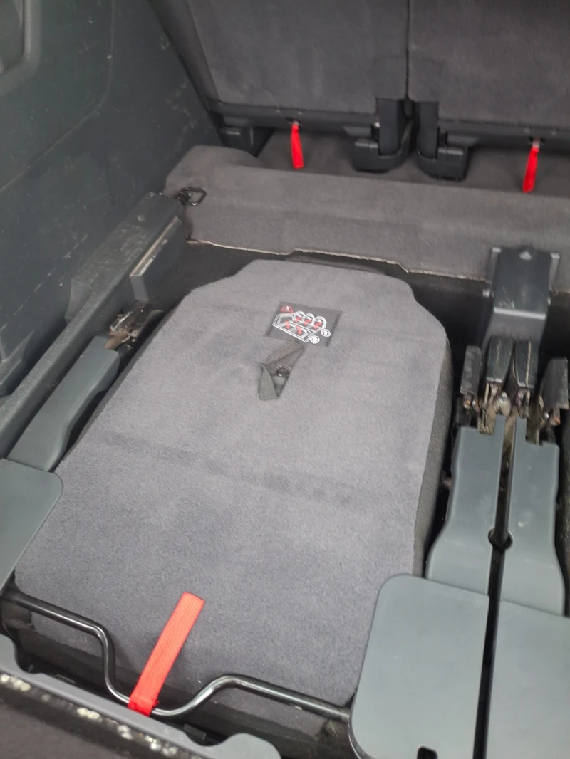 Peugeot 5008 1.6 HDI/ 6+ 1, снимка 14 - Автомобили и джипове - 53223876