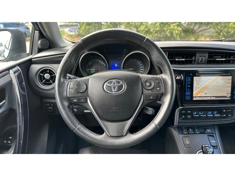 Toyota Auris, снимка 9 - Автомобили и джипове - 47350320