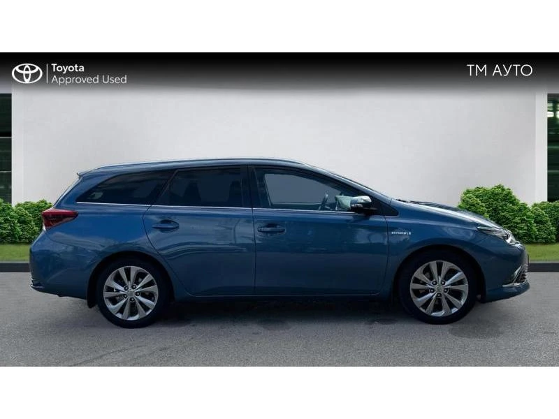 Toyota Auris, снимка 17 - Автомобили и джипове - 47350320