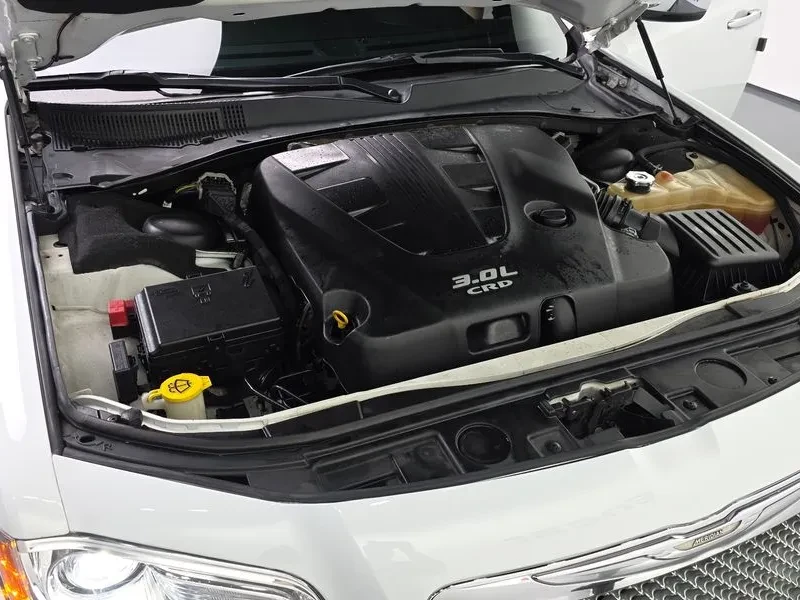 Chrysler 300c 3.0D - САМО 30% АВАНС, снимка 11 - Автомобили и джипове - 56251078