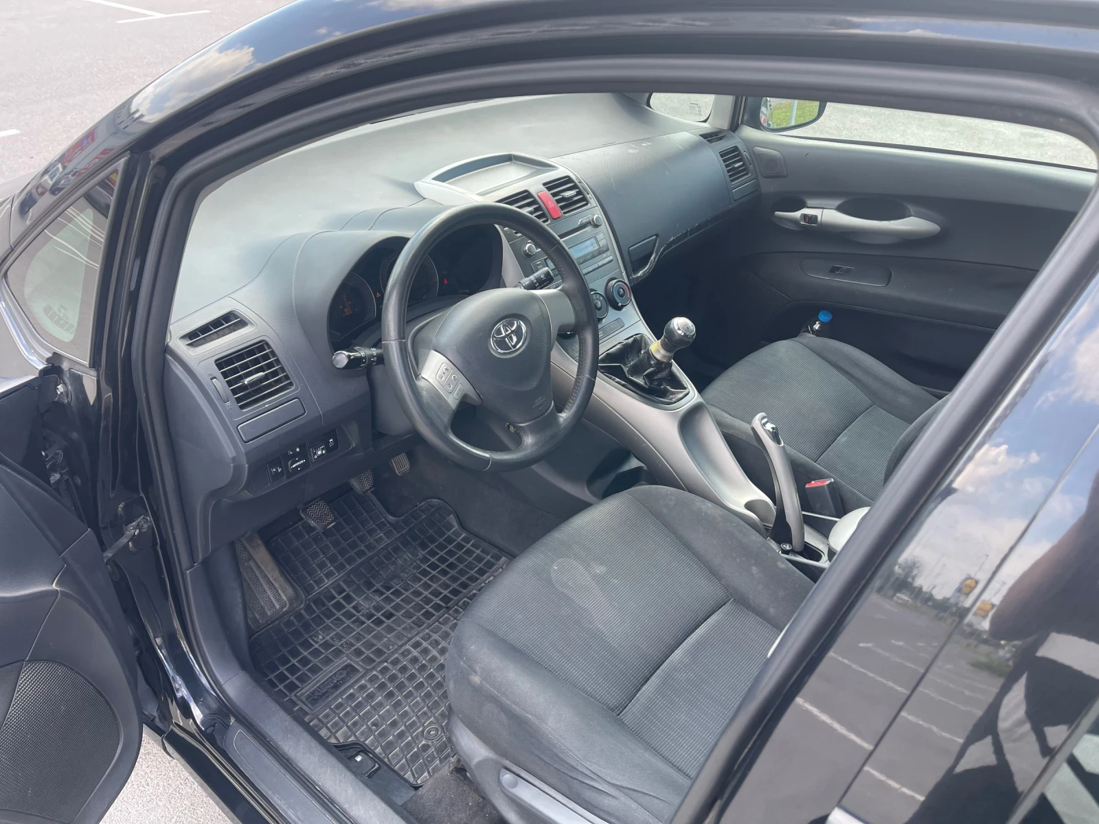 Toyota Auris 1.6i ГАЗ КЛИМАТИК 4 ВРАТИ РЕГИСТРИРАНА И ОБСЛУЖЕНА - изображение 8