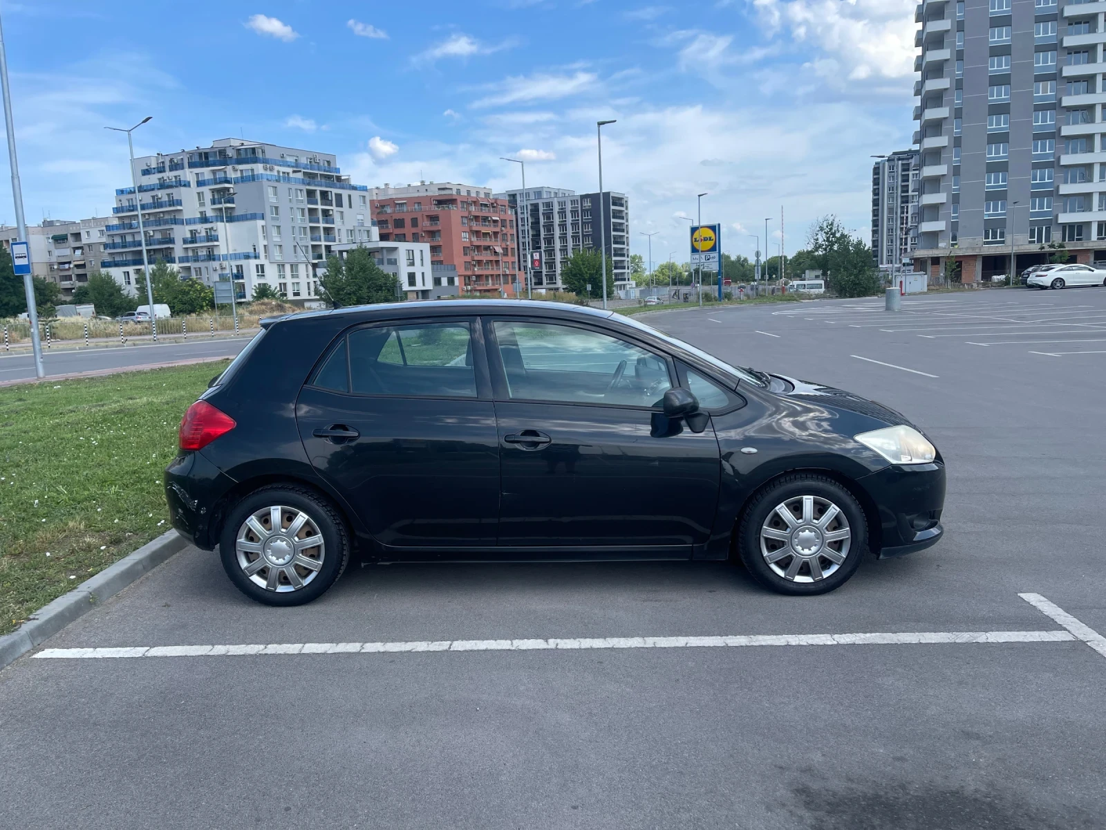 Toyota Auris 1.6i ГАЗ КЛИМАТИК 4 ВРАТИ РЕГИСТРИРАНА И ОБСЛУЖЕНА - изображение 5