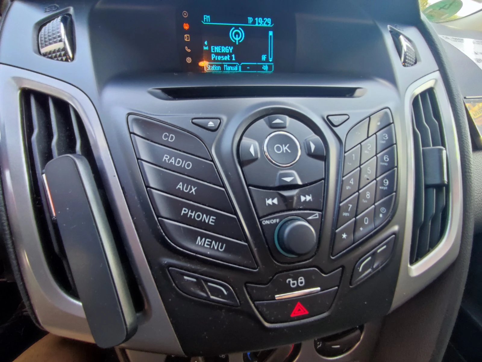 Ford Focus 1.6* TDCI* 95кс* КЛИМА*  | Mobile.bg — изображение 15