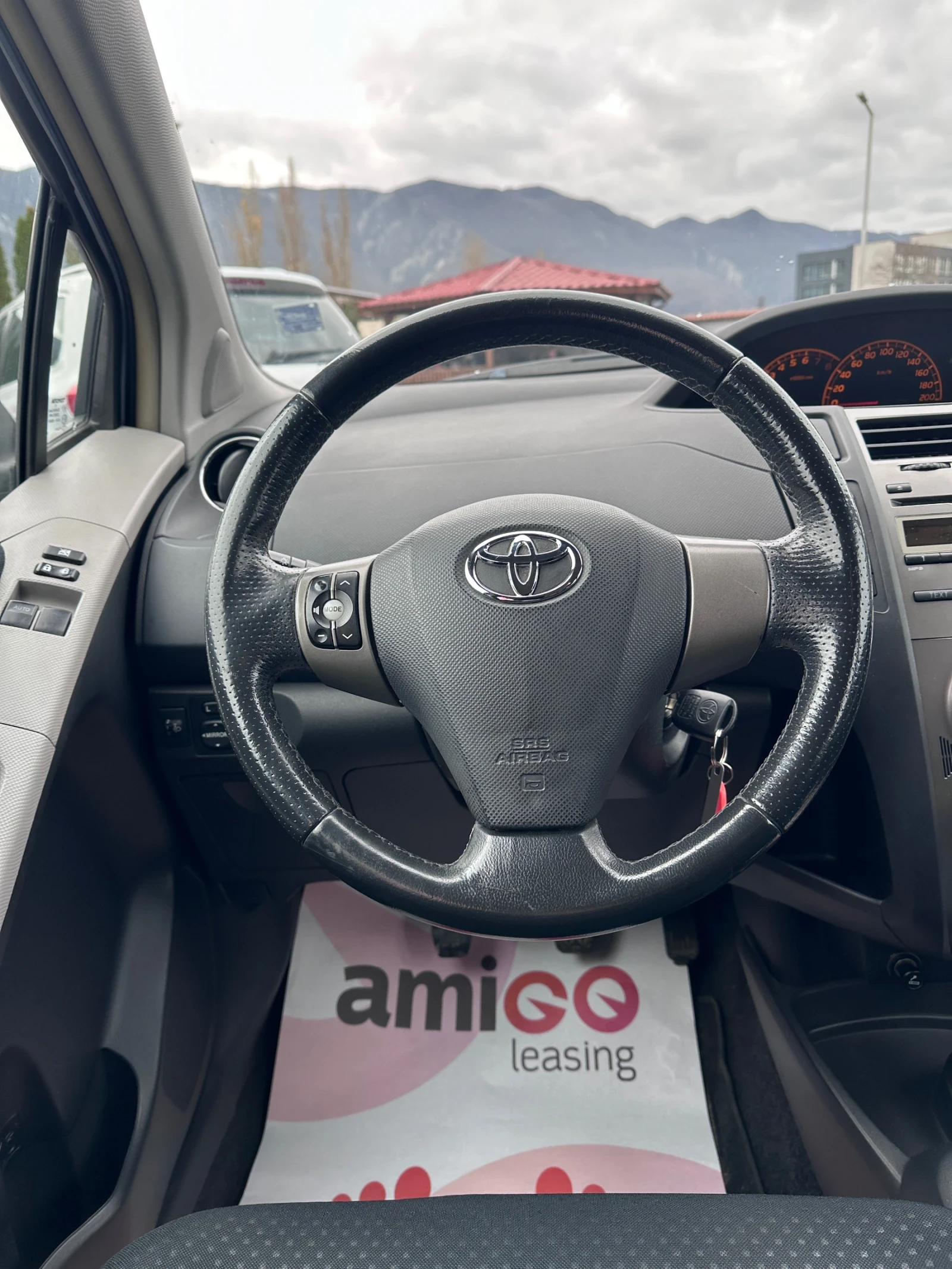 Toyota Yaris 1.3i - ����������� | Mobile.bg � ����������� 12