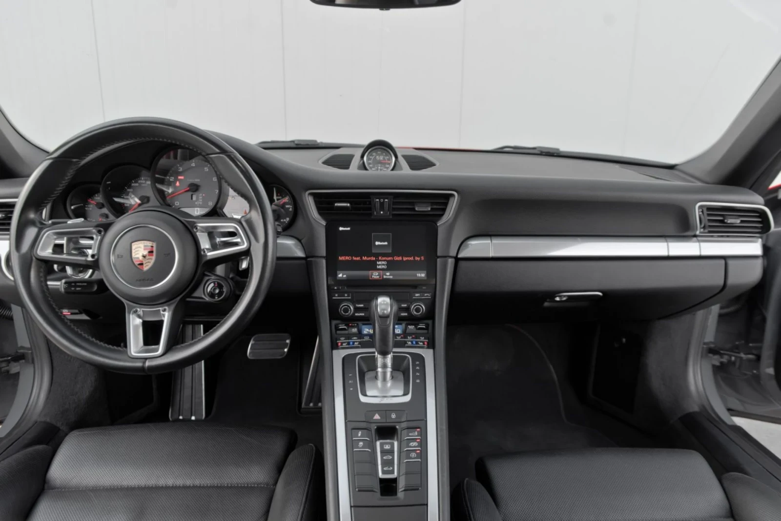 Porsche 911 GTS - изображение 10