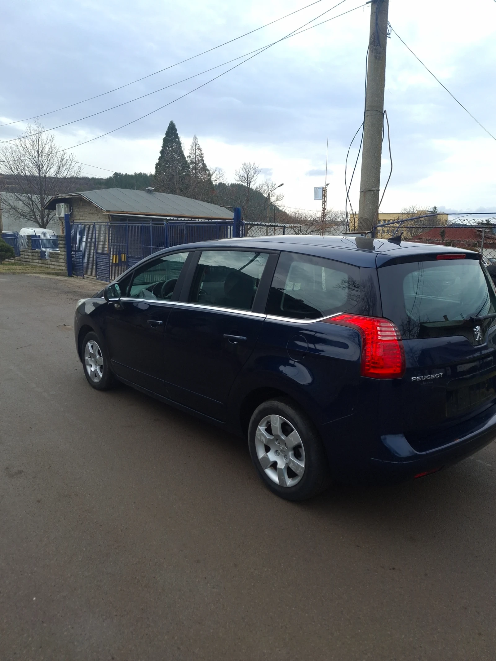 Peugeot 5008 1.6 HDI/ 6+ 1 - изображение 2