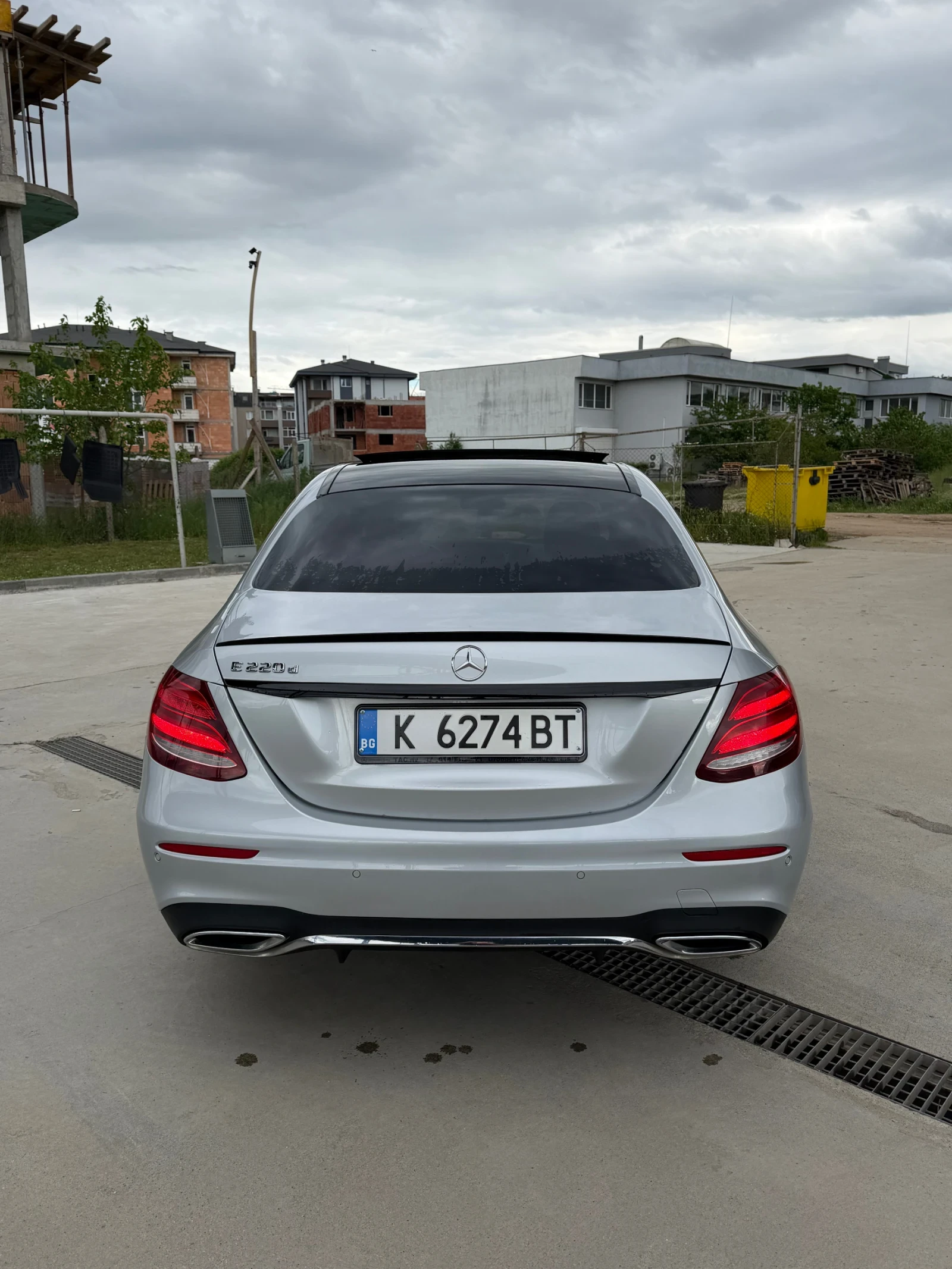 Mercedes-Benz E 220, снимка 5 - Автомобили и джипове - 53852065
