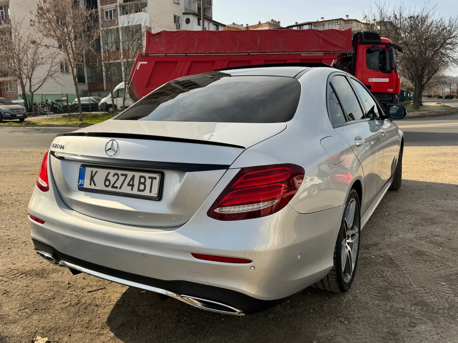 Mercedes-Benz E 220, снимка 6 - Автомобили и джипове - 53852065