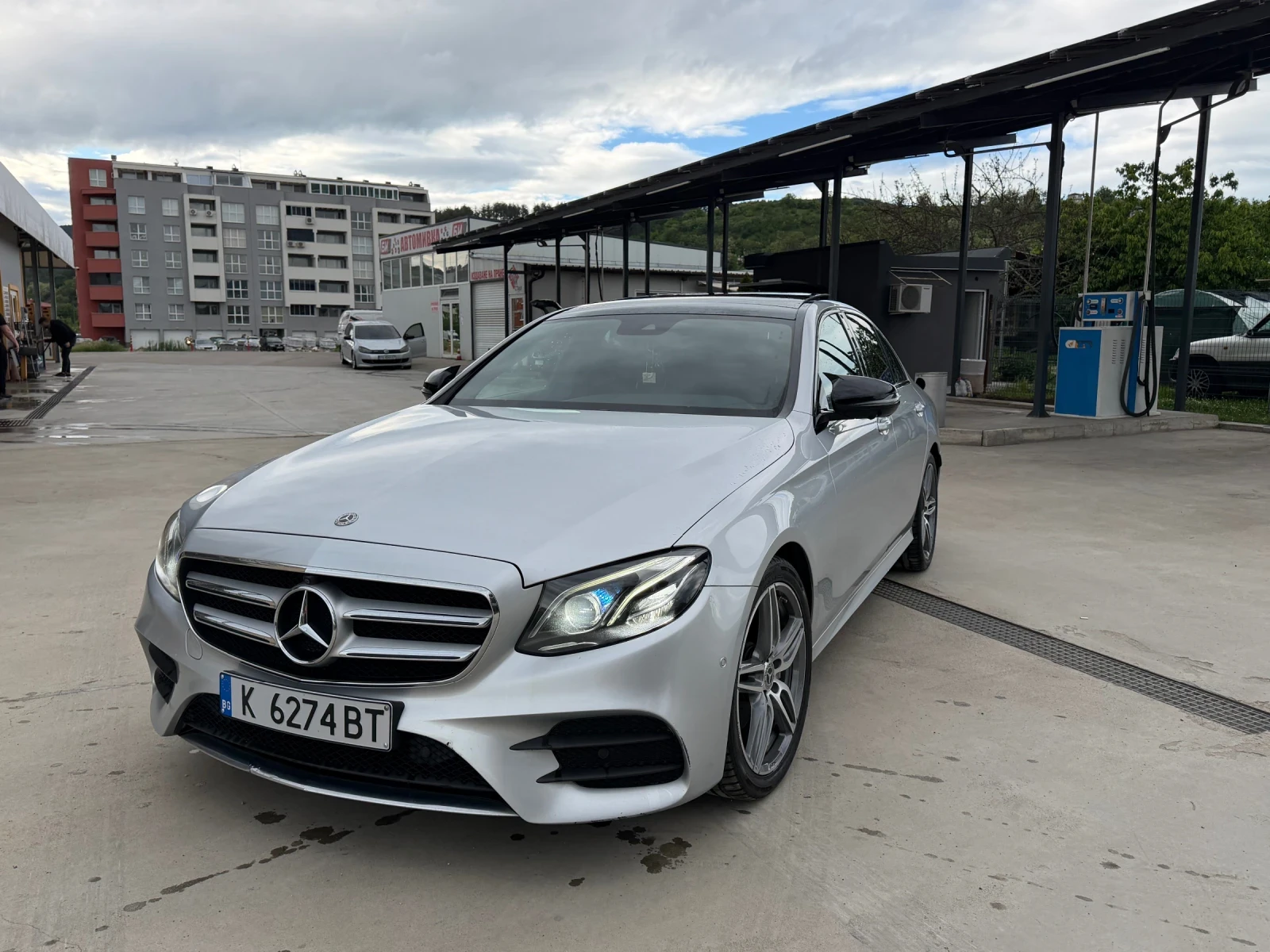 Mercedes-Benz E 220, снимка 2 - Автомобили и джипове - 53852065