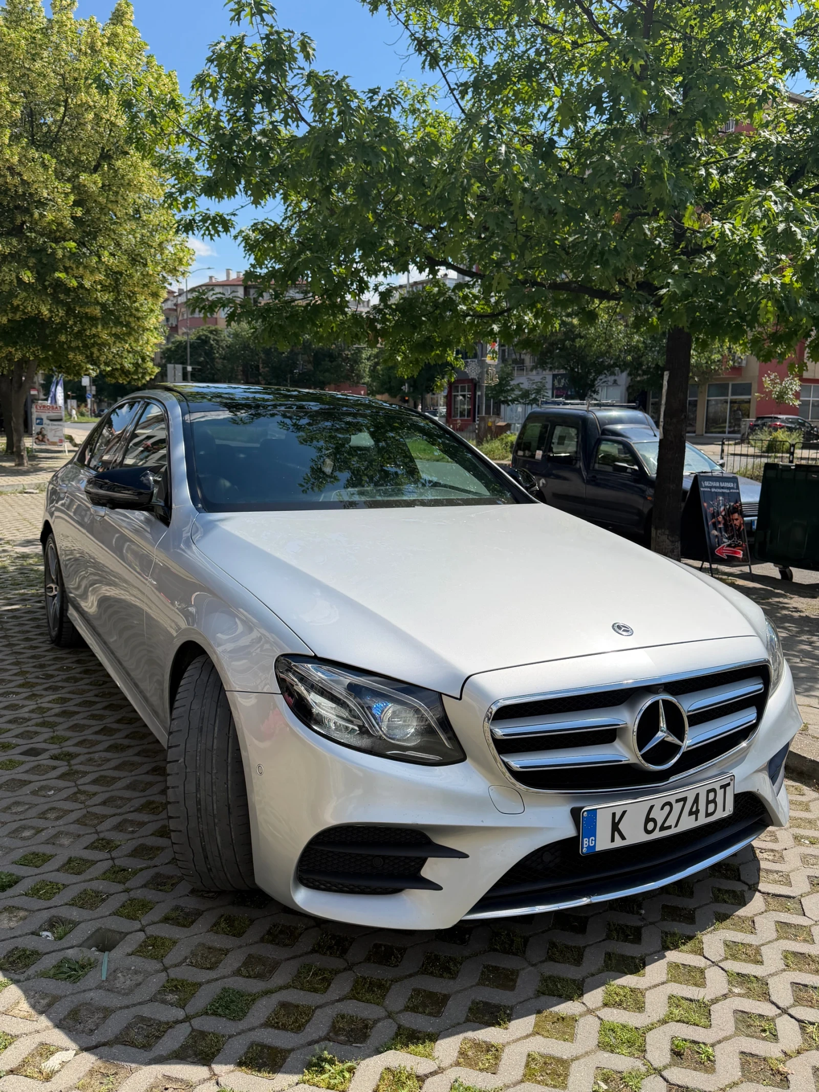 Mercedes-Benz E 220, снимка 2 - Автомобили и джипове - 53852065