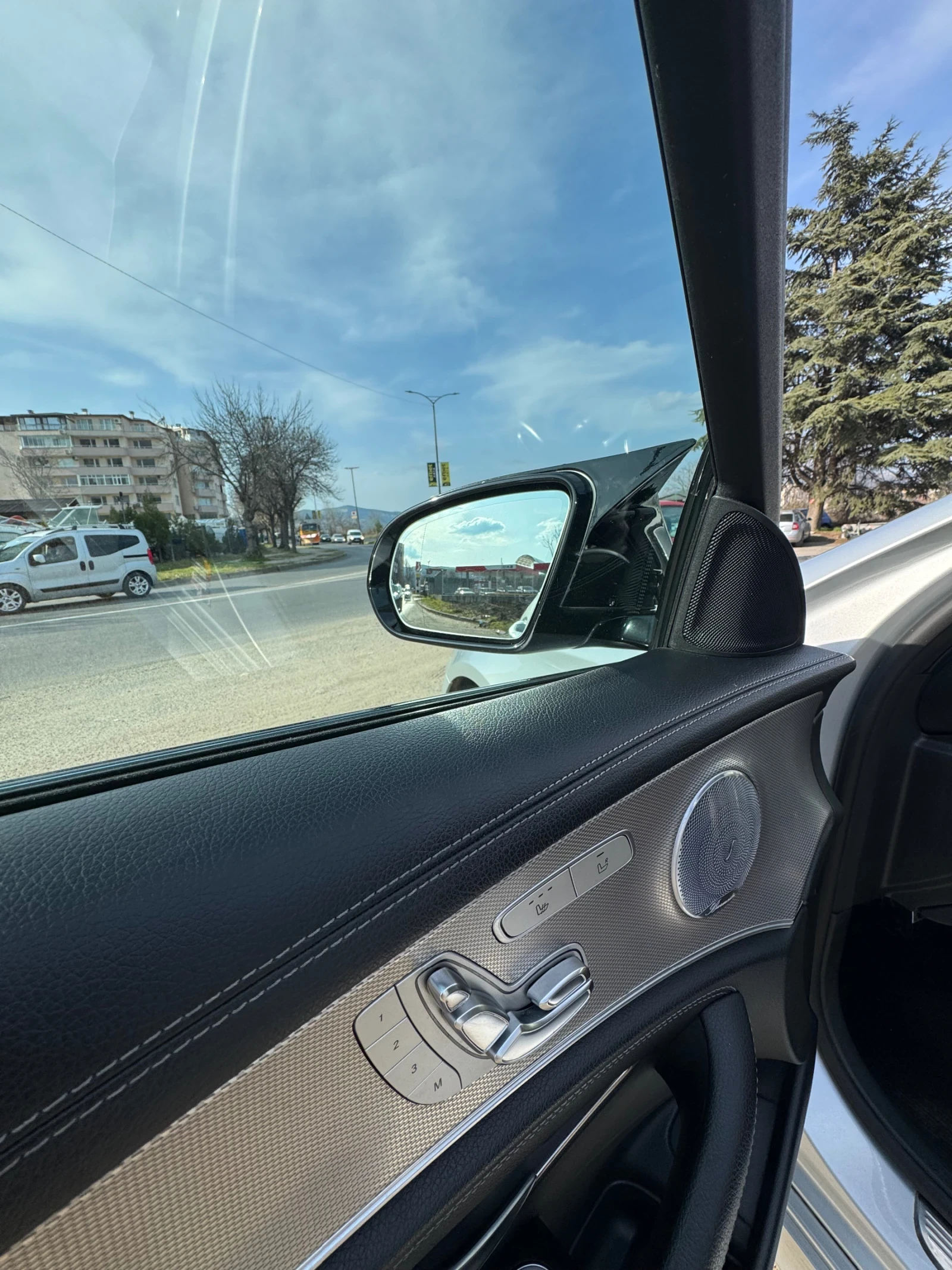 Mercedes-Benz E 220, снимка 10 - Автомобили и джипове - 53852065