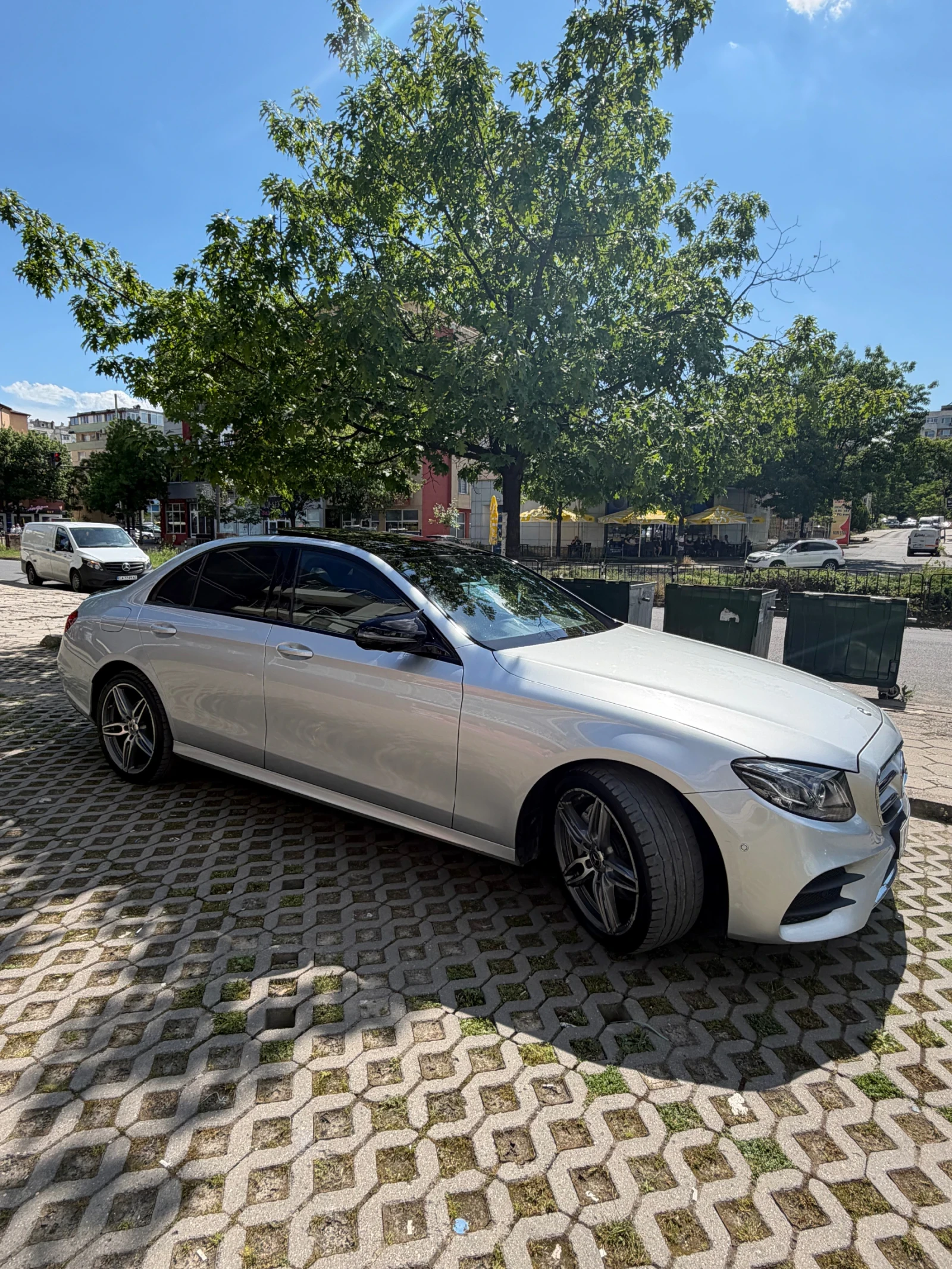 Mercedes-Benz E 220, снимка 3 - Автомобили и джипове - 53852065