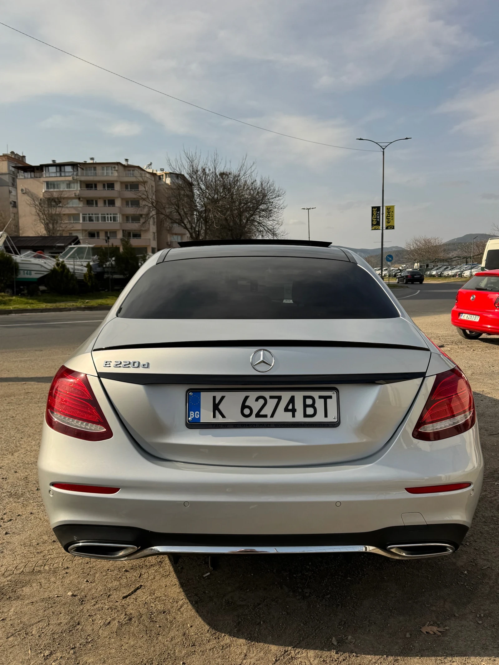 Mercedes-Benz E 220, снимка 4 - Автомобили и джипове - 53852065